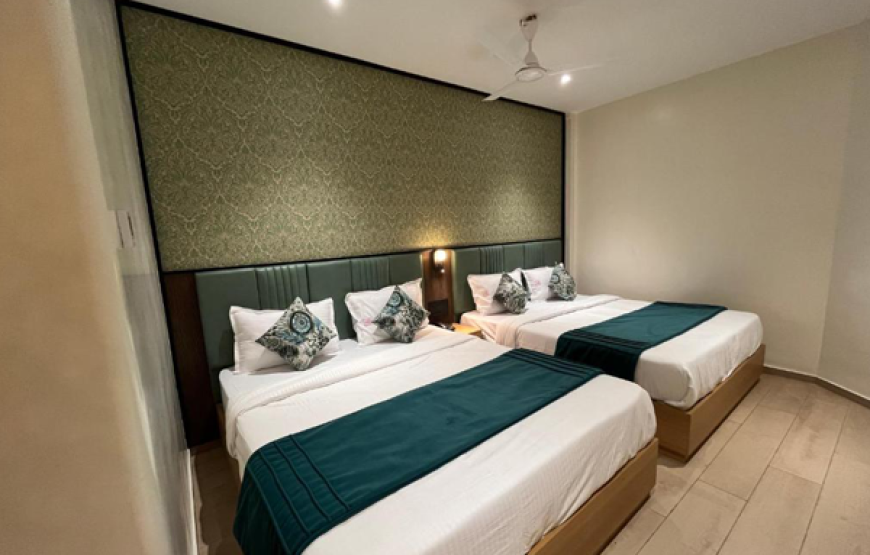 Rooms at Esquire Hotel Mumbai
